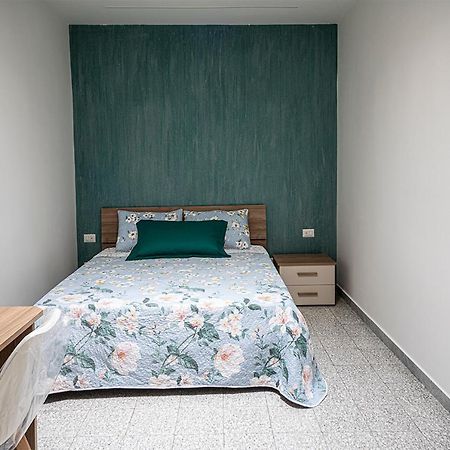 מלון מולה די בארי Mola'S Square House מראה חיצוני תמונה