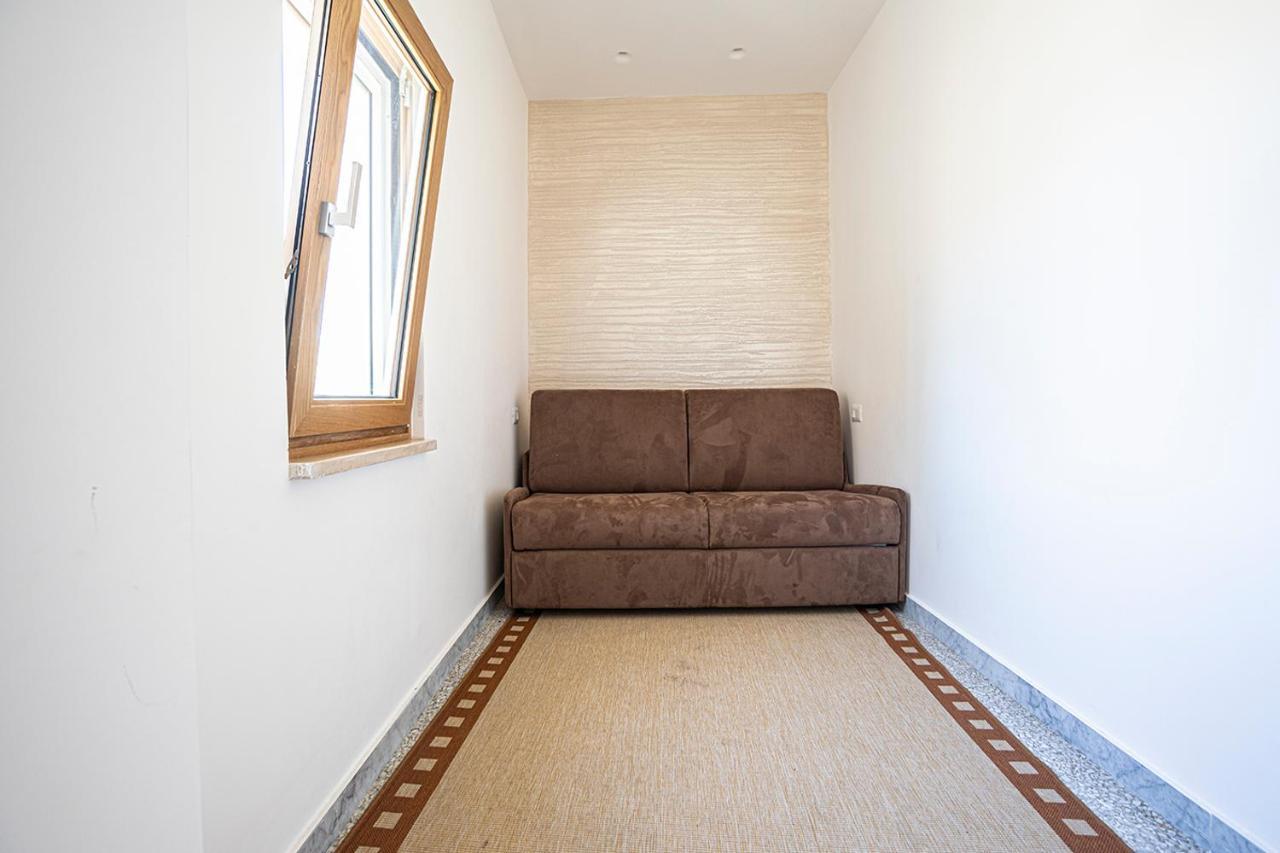 מלון מולה די בארי Mola'S Square House מראה חיצוני תמונה
