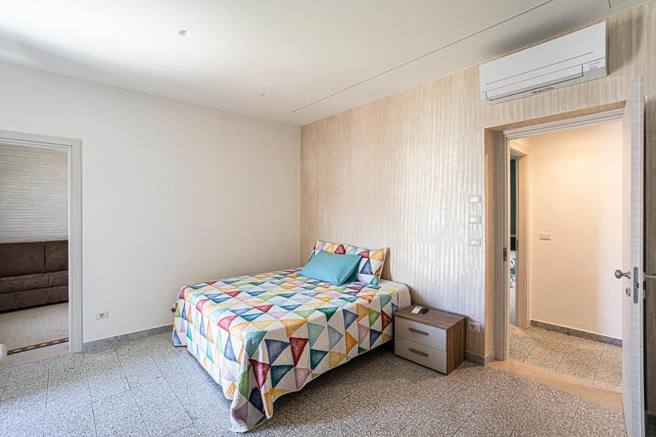 מלון מולה די בארי Mola'S Square House מראה חיצוני תמונה