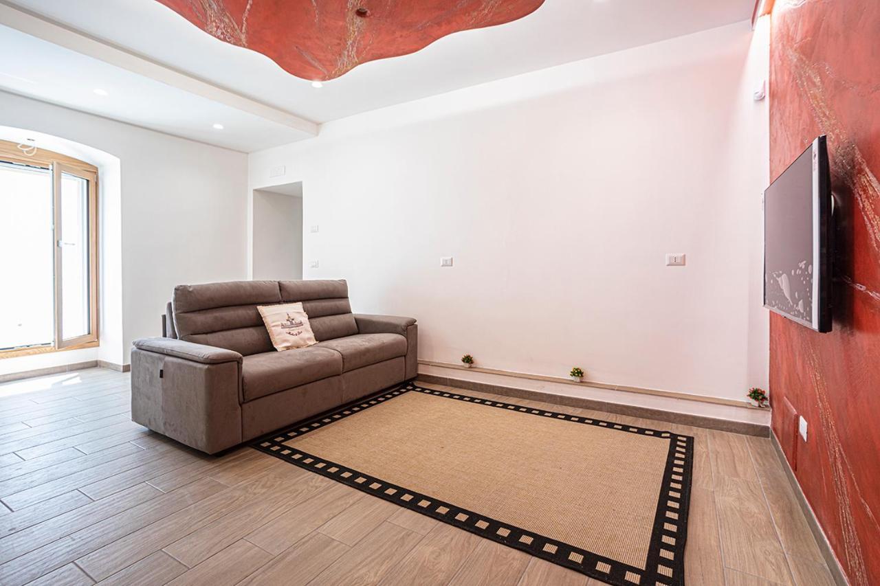מלון מולה די בארי Mola'S Square House מראה חיצוני תמונה
