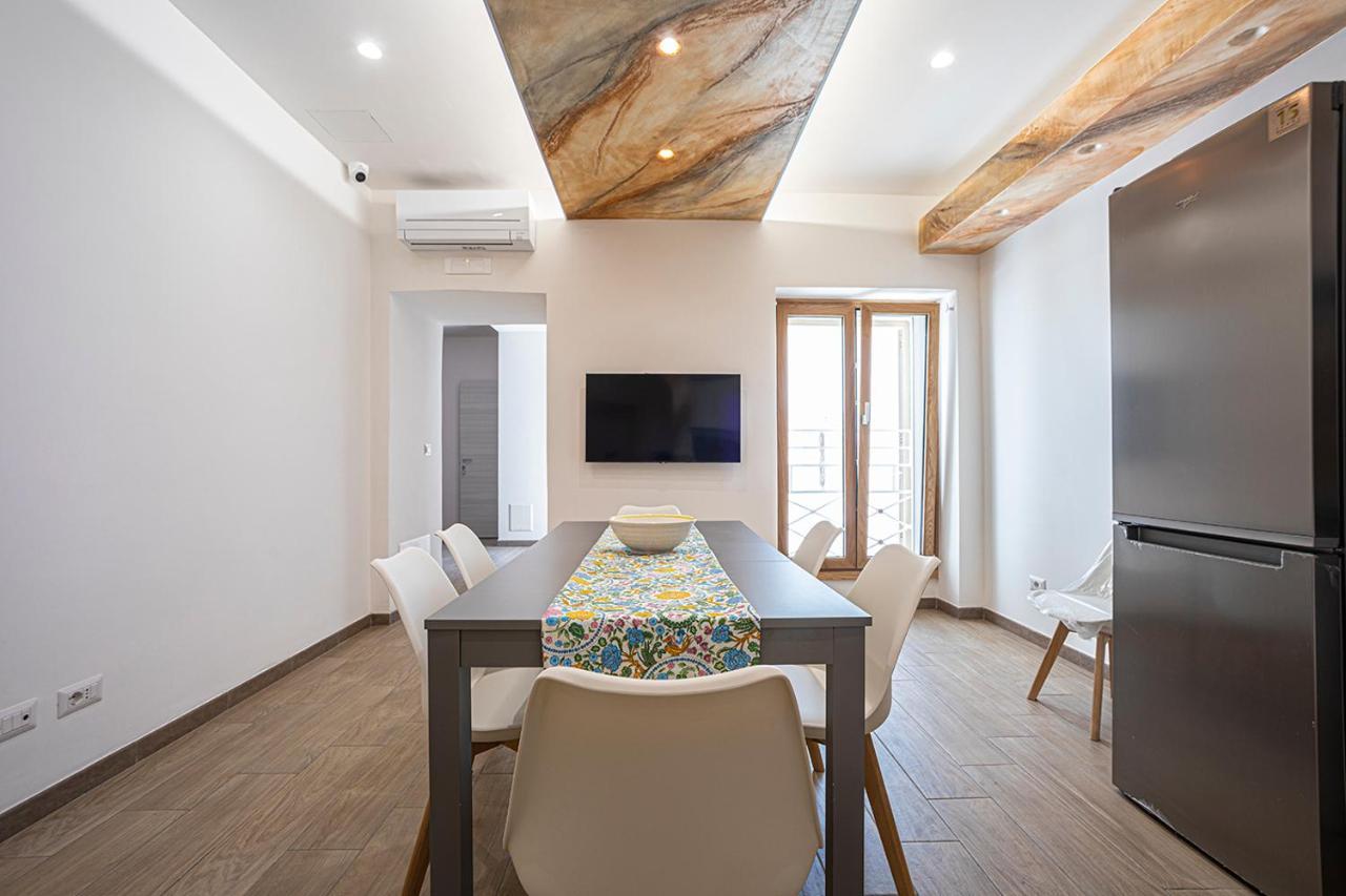 מלון מולה די בארי Mola'S Square House מראה חיצוני תמונה